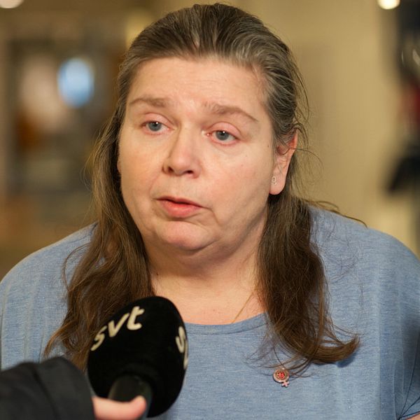 Kristine Andersson (S), ordförande i folktandvårdsnämnden i region Örebro län intervjuas av SVT.
