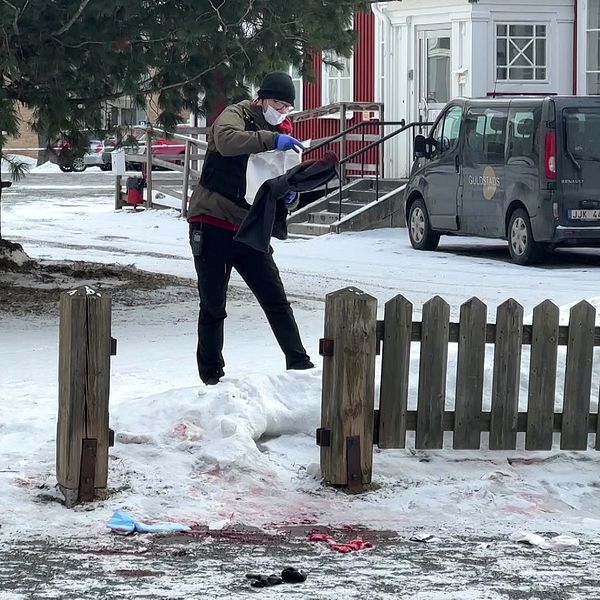 Brottsplats i Skellefteå, där tre personer knivskars efter studentfest