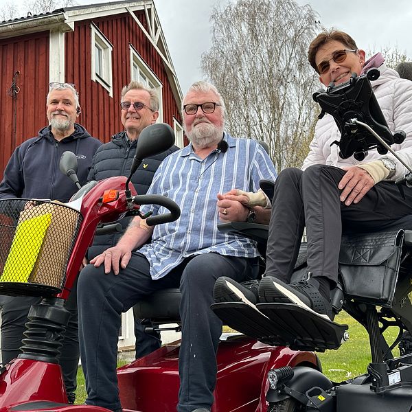 Jan Fjärrstad sitter på sin nya promenadscooter