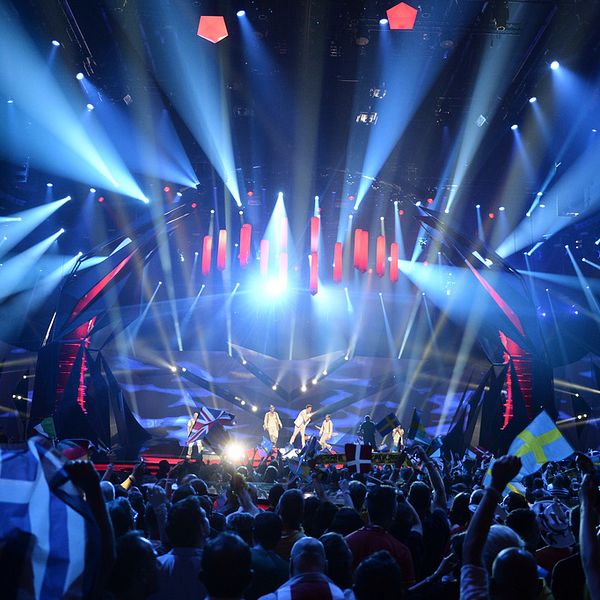 Eurovision på Malmö Arena. Musikgrupp på scenen.