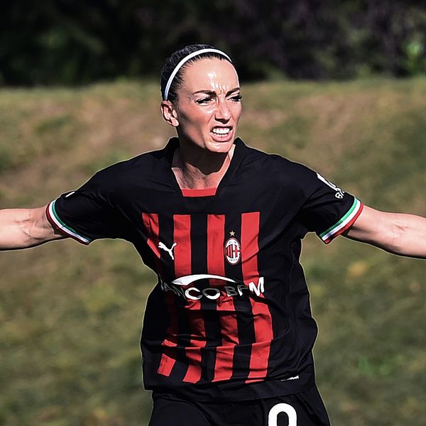 Kosovare Asllani hjälte för Milan.