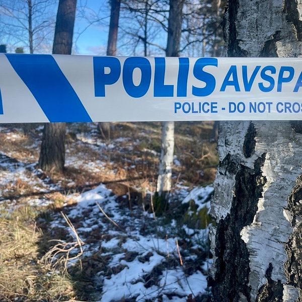 Polisavspärrningar vid hus i Åtvidaberg