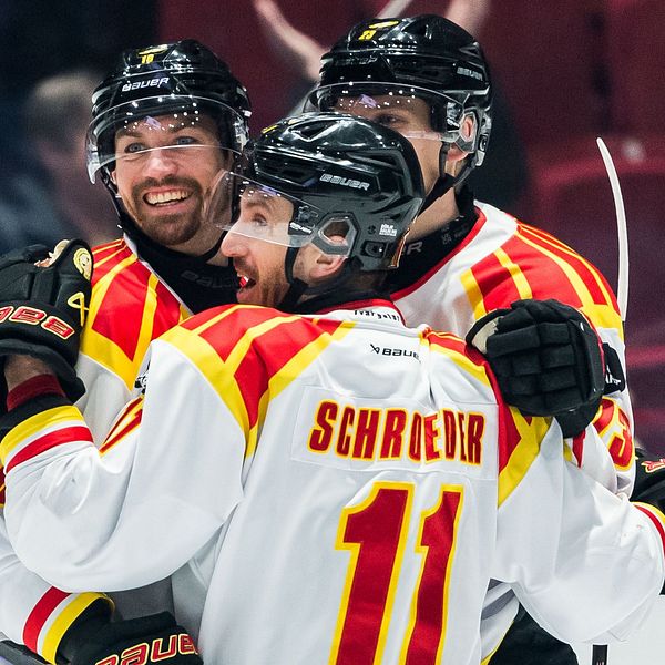 Brynäs firar ett mål mot Malmö i SHL