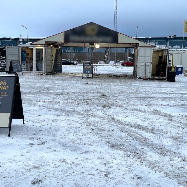 Däckverkstad ute men inga bilar.