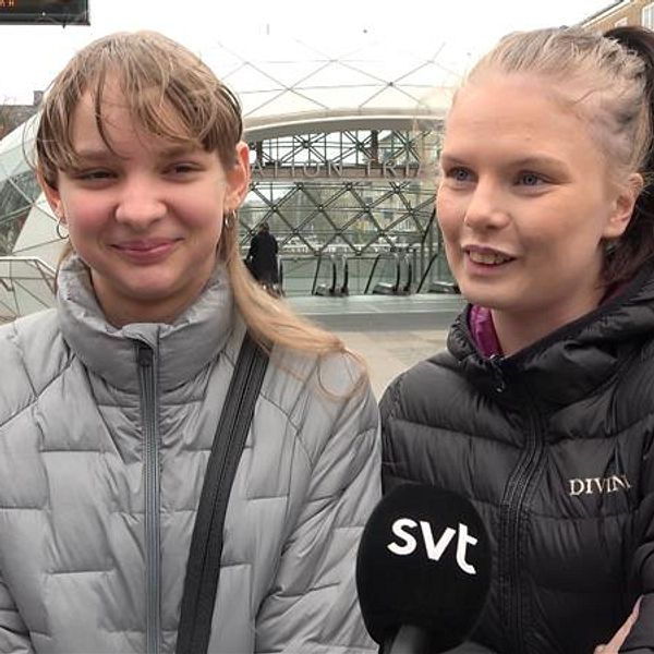 Två tjejer blir intervjuade av SVT