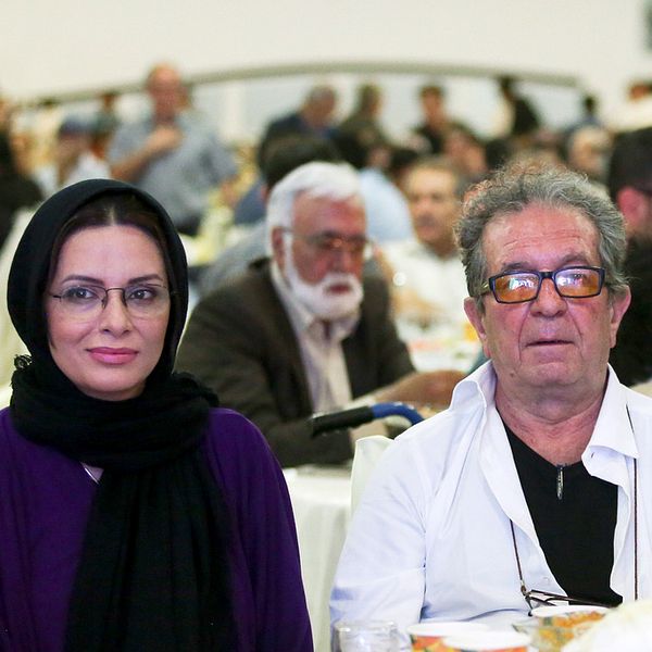 Den filmregissören Dariush Mehrjui och hans fru Vahideh Mohammadifar har hittats mördade i sitt hem.