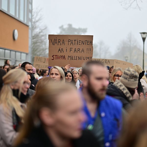 Vårdpersonal som protesterar vid införandet av journalsystemet Millennium