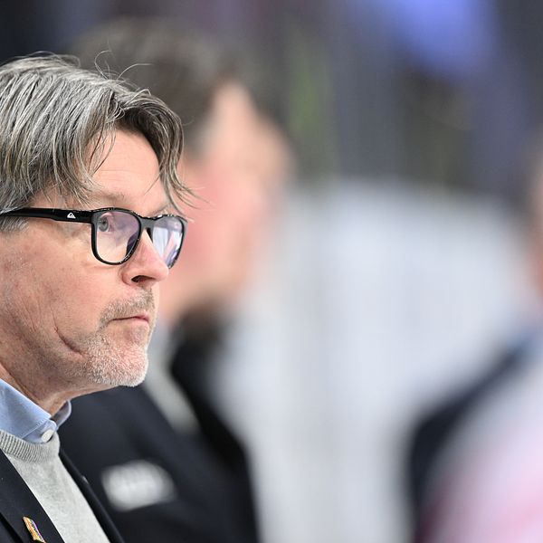 Timrås tränare Anders Karlsson under tisdagens ishockeymatch i SHL mellan Frölunda HC och Timrå IK på Scandinavium i Göteborg.