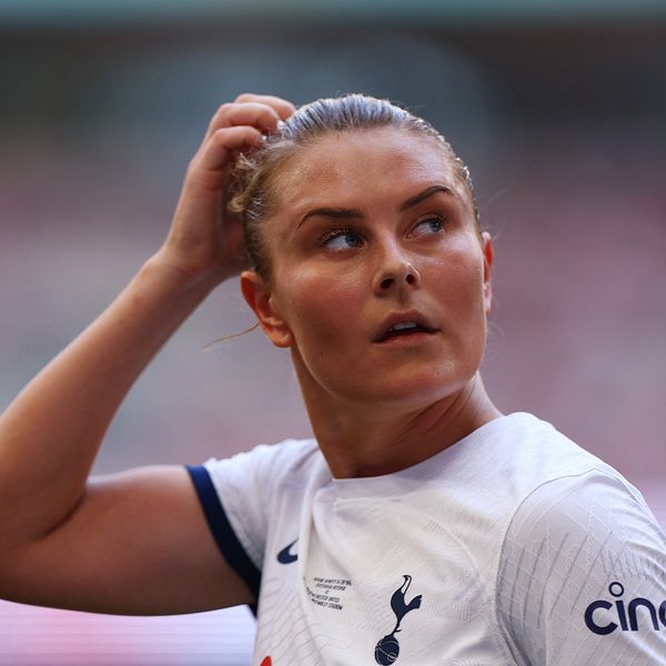 Tottenhams Amanda Nildén har skadat sig och missar två EM-kvalmatcher.