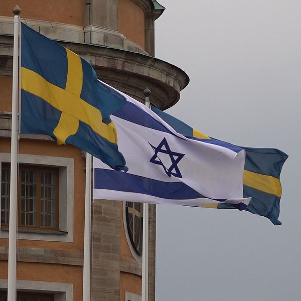 Kalmar kommun har valt att hissa Israels flagga.