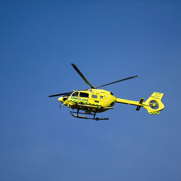 En bild  på en ambulansheliopter