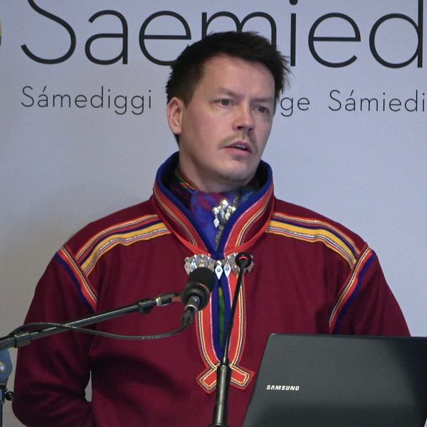 Lars-Miguel Utsi, talar oftast svenska i talarstolen.
