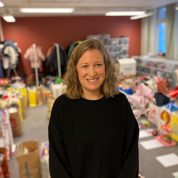 Små Hjärtans grundare Sofia Caro i föreningens lokal.