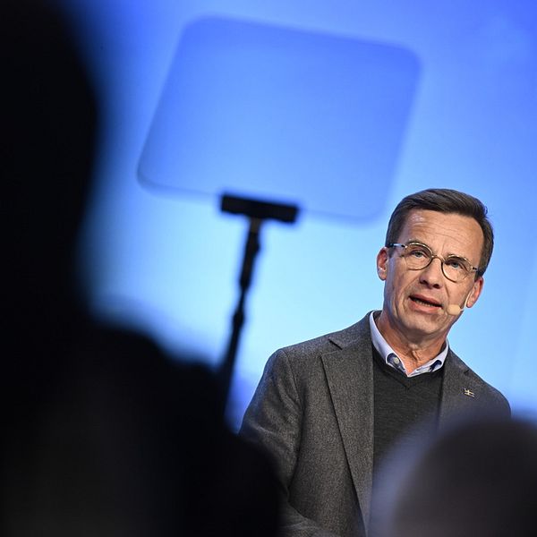 Bilden föreställer Sveriges statsminister Ulf Kristersson (M).