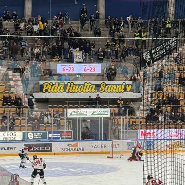 Banderoll för att hedra hockeyspelare