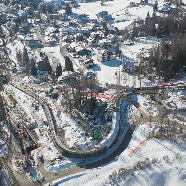 Byggandet av nya OS-banan i Cortina