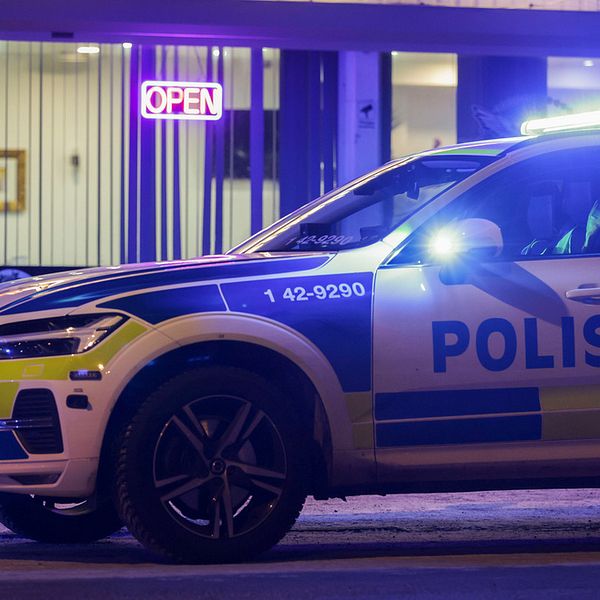 Flera polisenheter är på plats i området Lagerlunda i Norrköping efter larm om skottlossning.