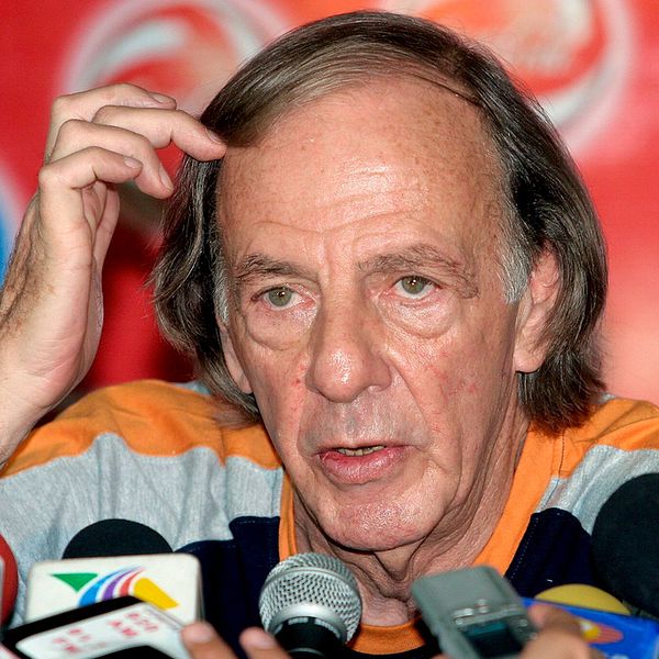 Cesar Luis Menotti vid en presskonferens 2006. Arkivbild.