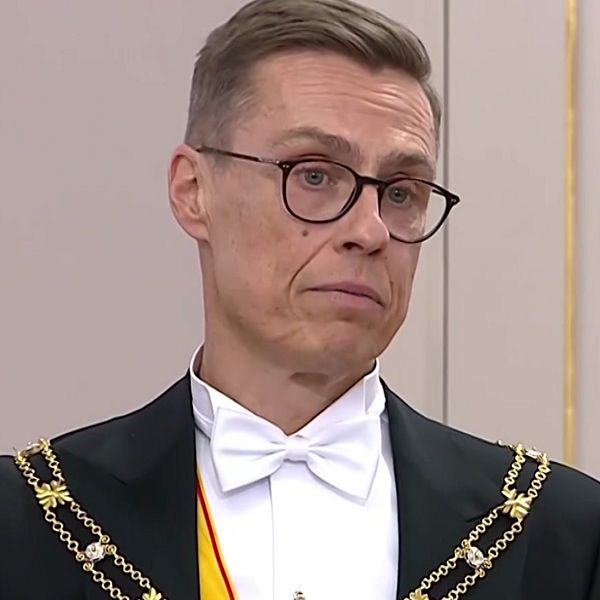 Finlands president Alexander Stubb ska till Sverige