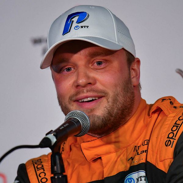 Felix Rosenqvist var snabbast av alla i Indycar-kvalet på Long Beach.