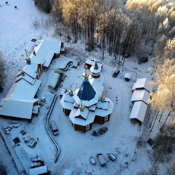 Rysk-ortodoxa kyrkan i Västerås visar sig ha kopplingar till Ryssland och Moskva.