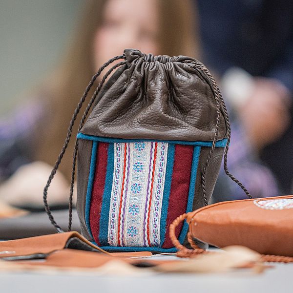 Dipmaduodji – samisk mjukslöjd i skinn- och textil