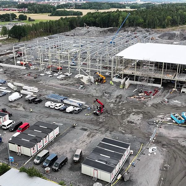 Drönarbild på Senior Materials fabrik i Eskilstuna