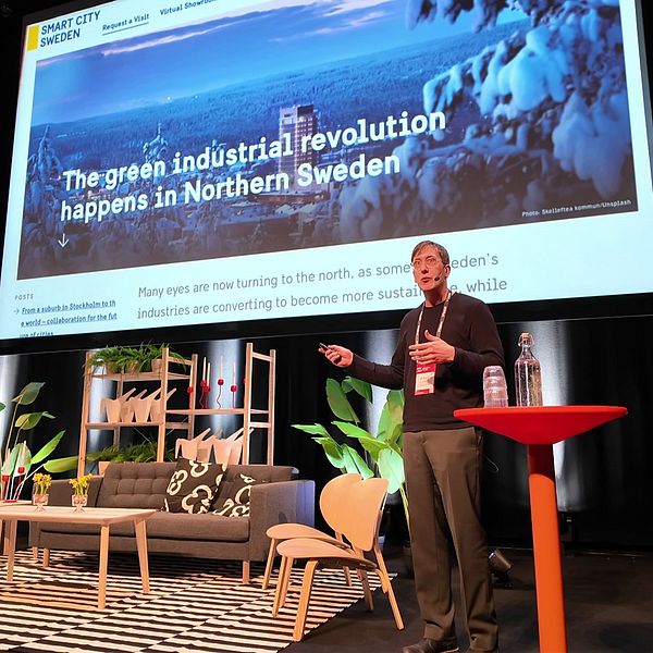 Talare vid konferens diskuterar grön industriell revolution i norra Sverige.
