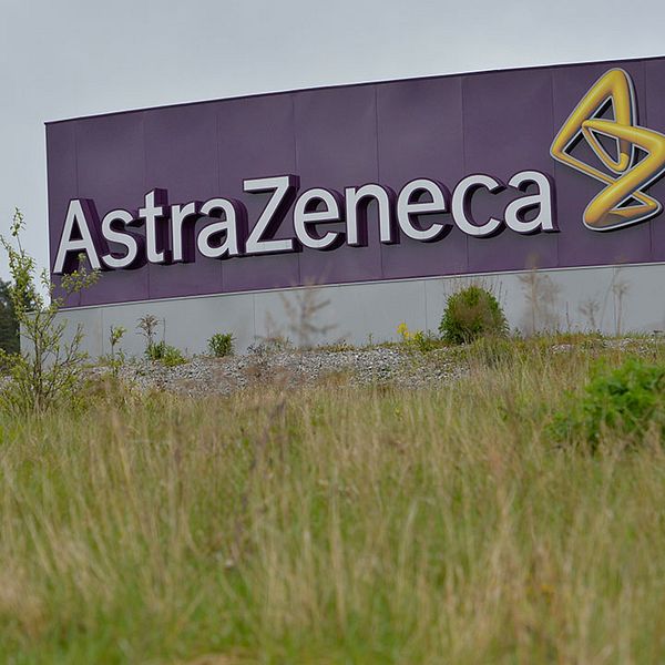 Astra Zeneca säljer en verksamhet till Pfizer.