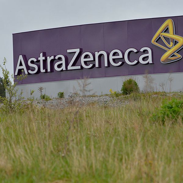 Astra Zeneca säljer en verksamhet till Pfizer.