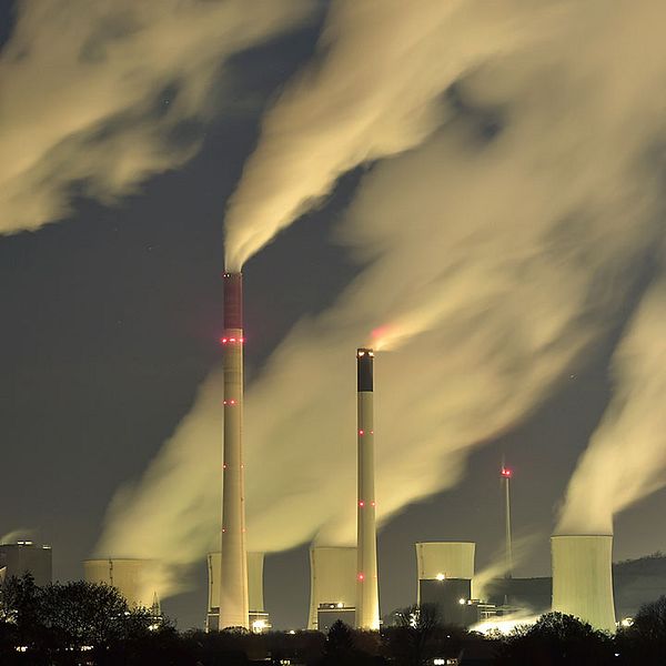 Utsläpp från ett kolkraftverk i Gelsenkrichen, Tyskland.