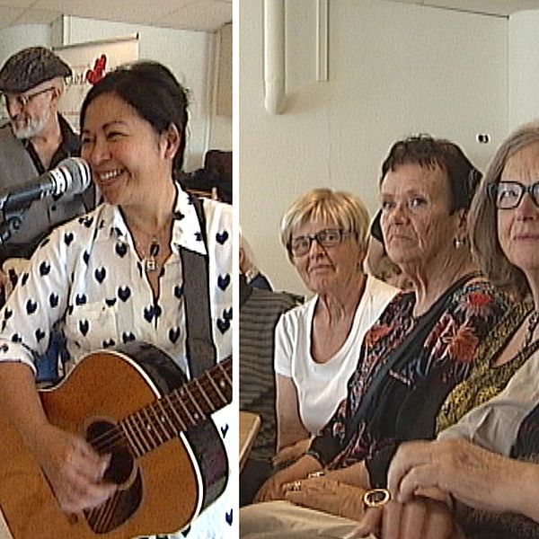 Glada musikanter spelar för äldre.