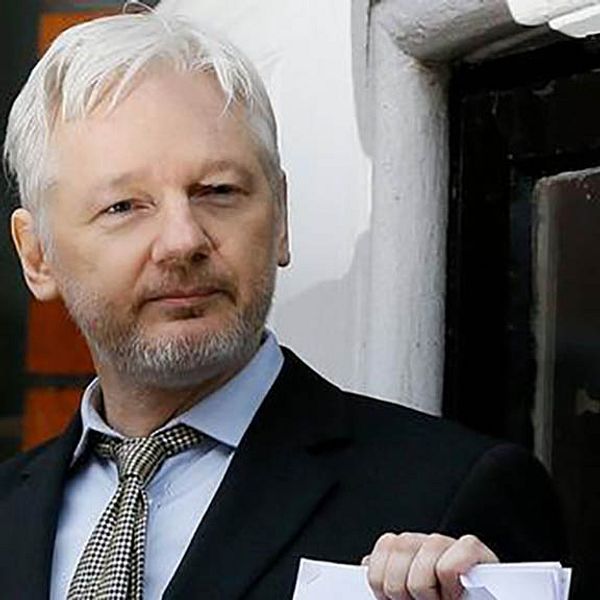 Assange kommer förhöras 17 oktober