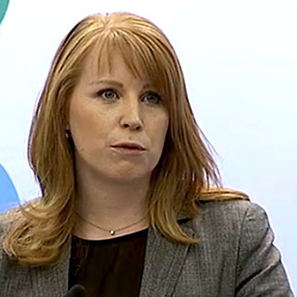 Annie Lööf vid dagens presskonferens
