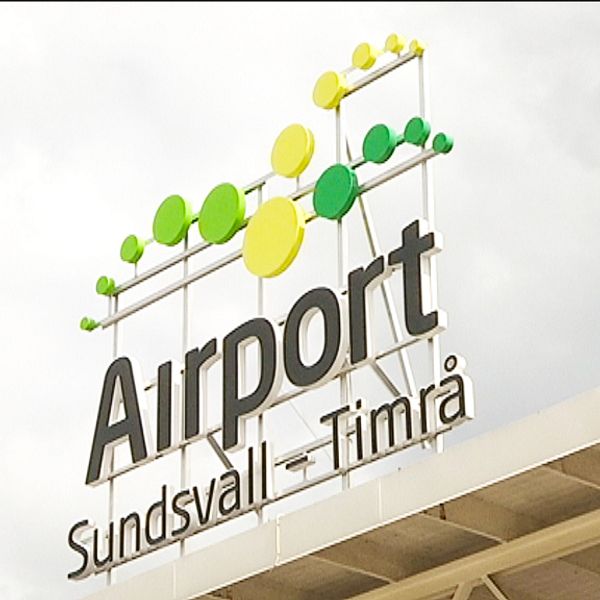 Skylt på Sundsvall Timrå Airports flygterminal.