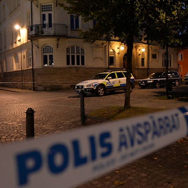 avspärrning knivdåd katirneholm