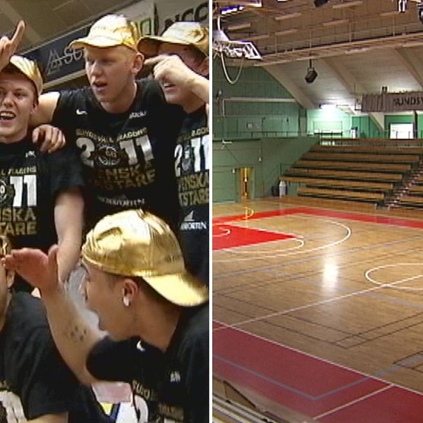 delad bild: firande spelare i guldkepsar, en tom baskethall.