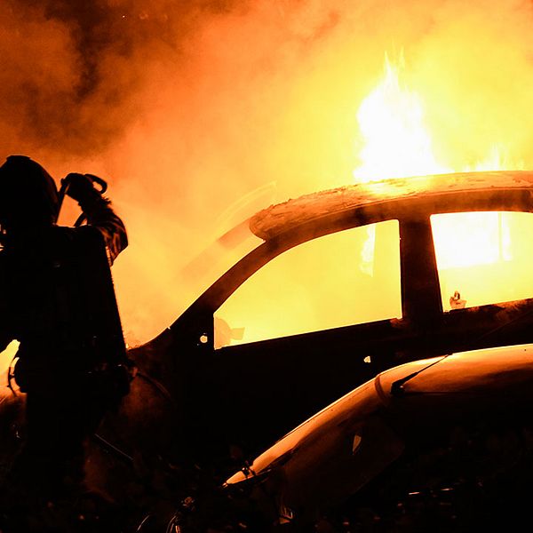 Ny polisrapport om bilbränder