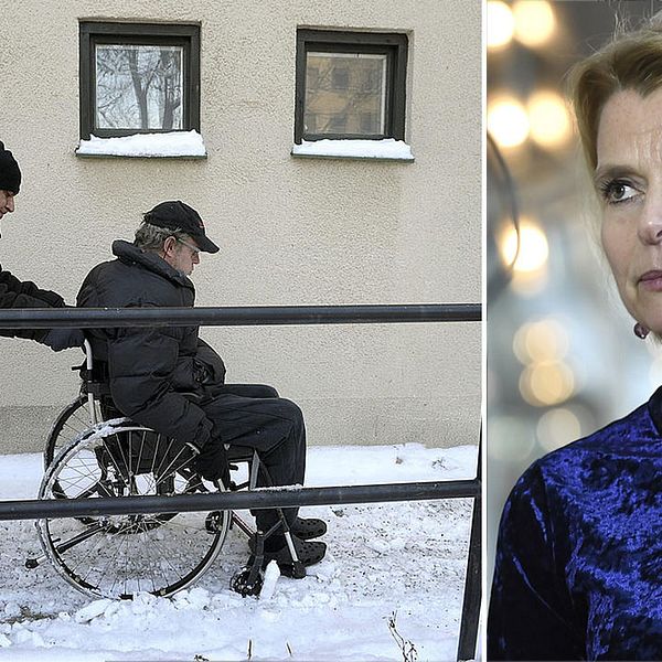 En färdtjänstchaufför hjälper en man i rullstol och Åsa Regnér