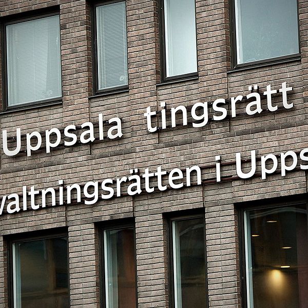 Fem tonåringar misstänks för en gruppvåldtäkt i Uppsala. Samtliga fem sitter häktade på sannolika skäl misstänkta för grov våldtäkt mot barn.