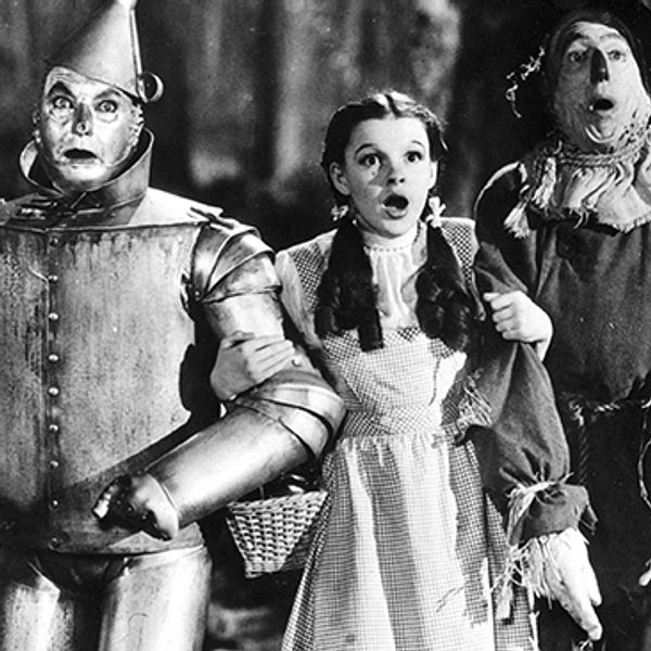 ”Trollkarlen från Oz” gav Judy Garland sitt genombrott 1939. Filmmusiken skrevs av EY Harburg och Harold Arlen.