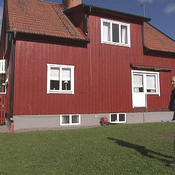 Den första besiktningen av huset i Uppsala fick köparna inte ta del av, hävdar de.
