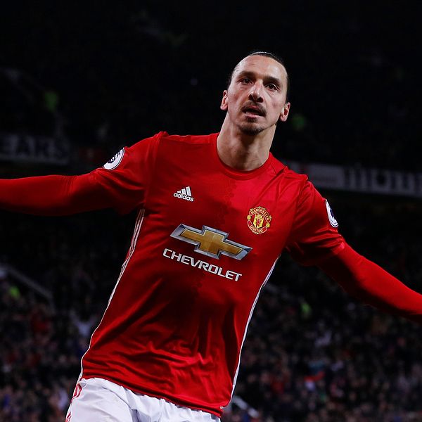 Zlatan Ibrahimovic i Manchester United-tröjan.