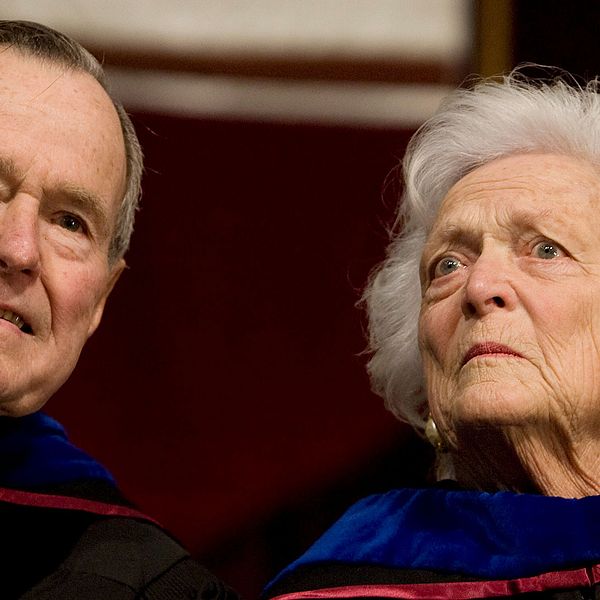 George HW Bush med frun Barbara