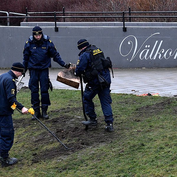 Polisen letar efter bevis efter mordet på 16-årige Ahmed Obaid