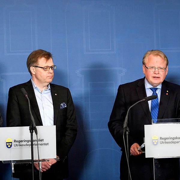 Peter Hultqvist och Margot Wallström höll under måndagen pressträff tillsammans med kommunstyrelsens ordförande i Karlshamn och regionstyrelsens ordförande på Gotland.
