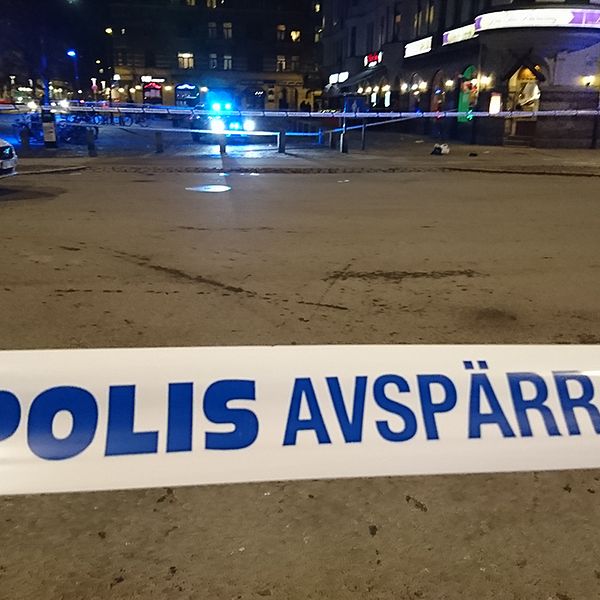 Skottlossning på Möllevångstorget.