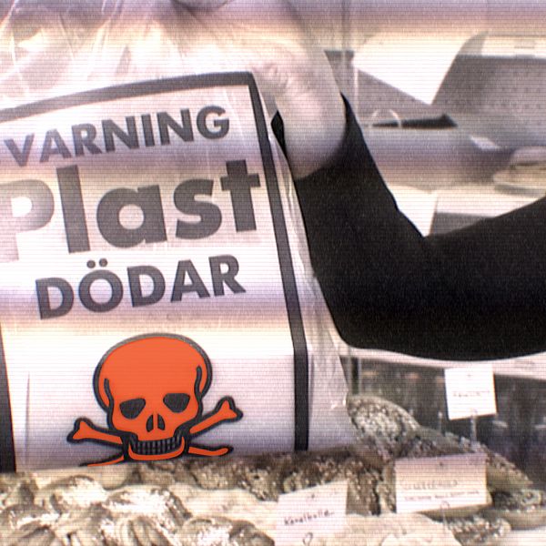 ”Varning plast dödar” tryckt på en plastpåse