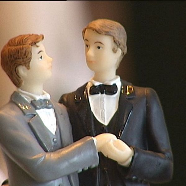 Vigsel mellan samkönade par blir tillåtet i Finland