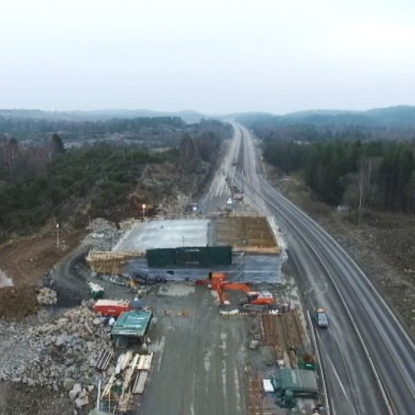 Ekoduktbygget över E6 i Sandsjöbacka norr om Kungsbacka.